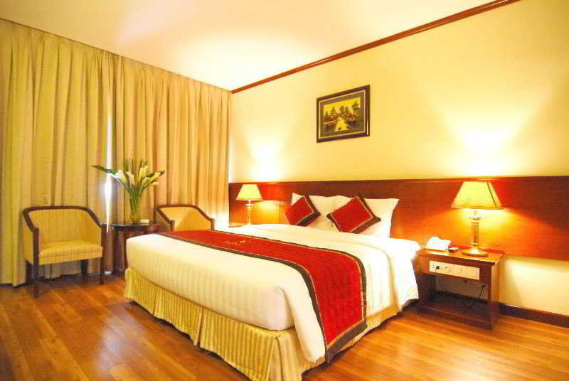 Hotel Sunny 3