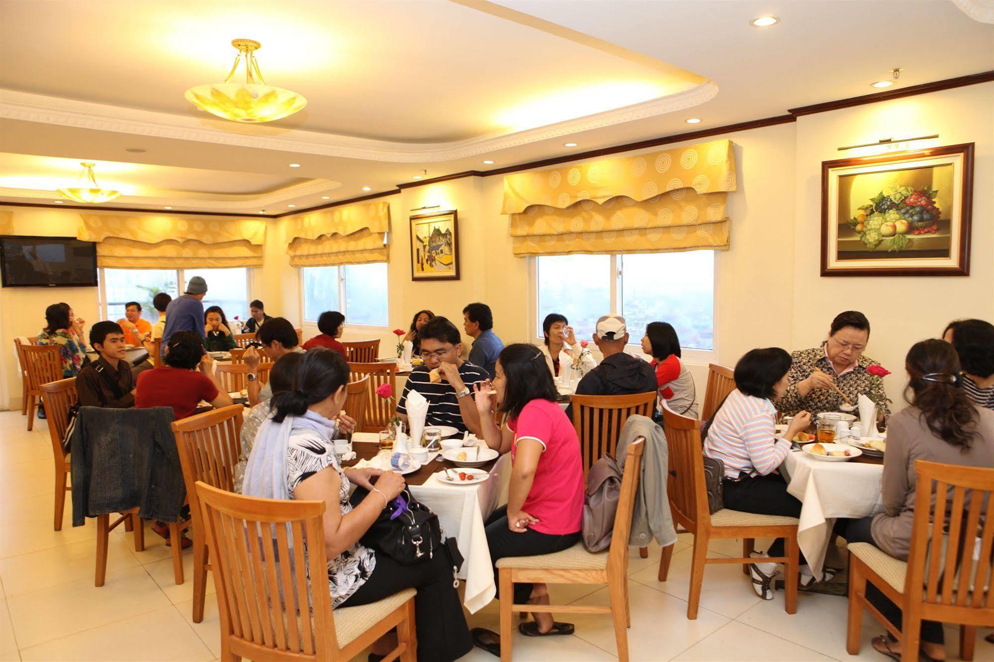 Sunny 3 Hotel 3*